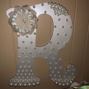 R initial decor wedding decor